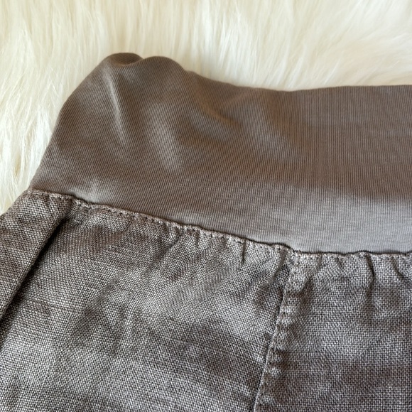 Cute Taupe Linen Skirt. - Picture 2 of 8